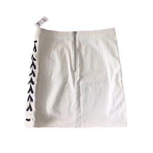NWT Tied Zip Up White Charlotte Russe Skirt